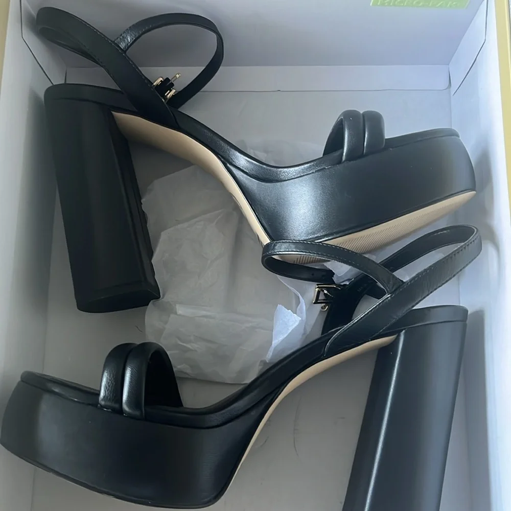 Michael Kors platform Sandal - Picture 5 of 7